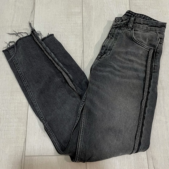 WOMENS GRAY DENIM ZARA JEANS SIZE 00 in EUC - Picture 6 of 9
